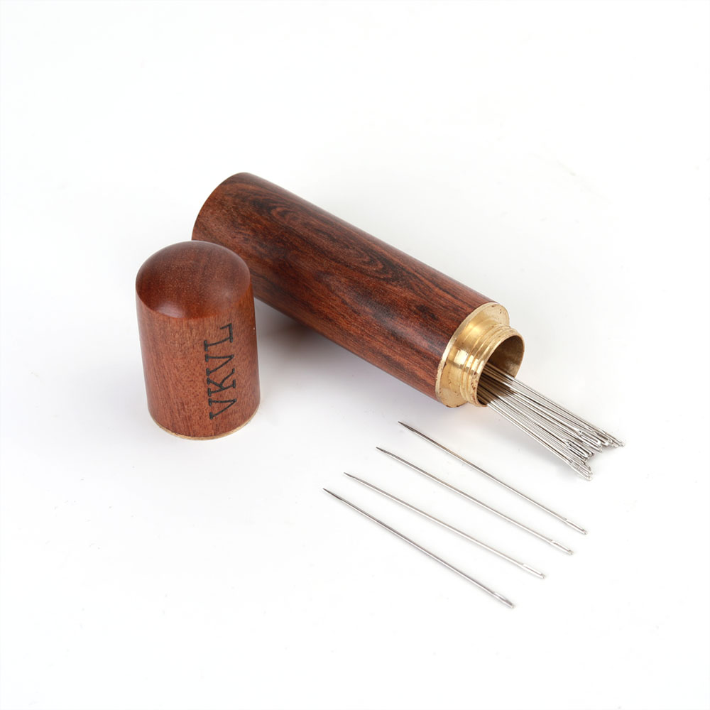 VKVL Sewing Needles, 30Pcs Large Eye Blund Needles Knitting Needles Darning Needles Embroidery Needles with Wooden Holder Storage Tube